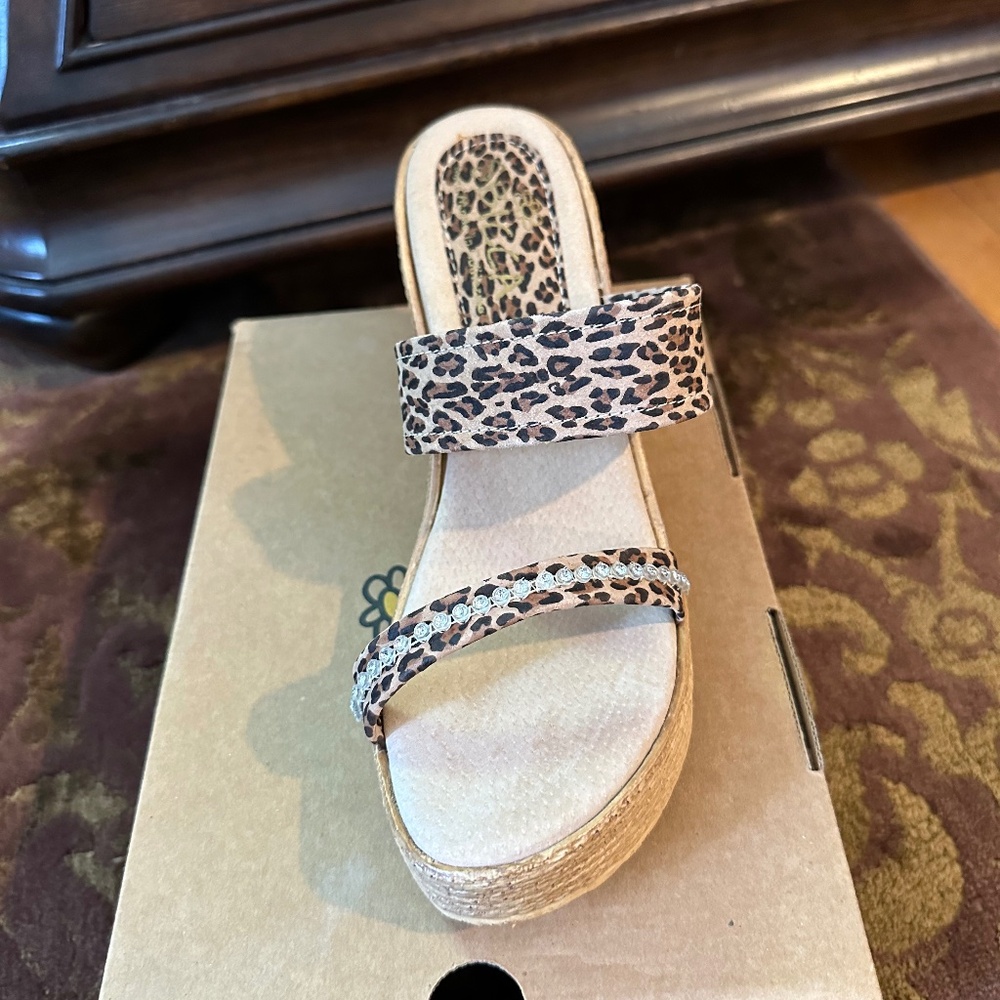 New- Never Worn- SBICCA Vixxen Animal Wedge